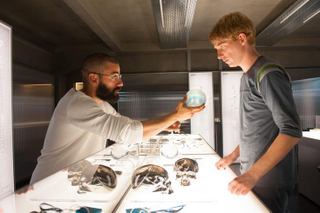 Illustration for article titled Ex Machina Director Alex Garland Talks Robots, Paranoia, and Old Futures